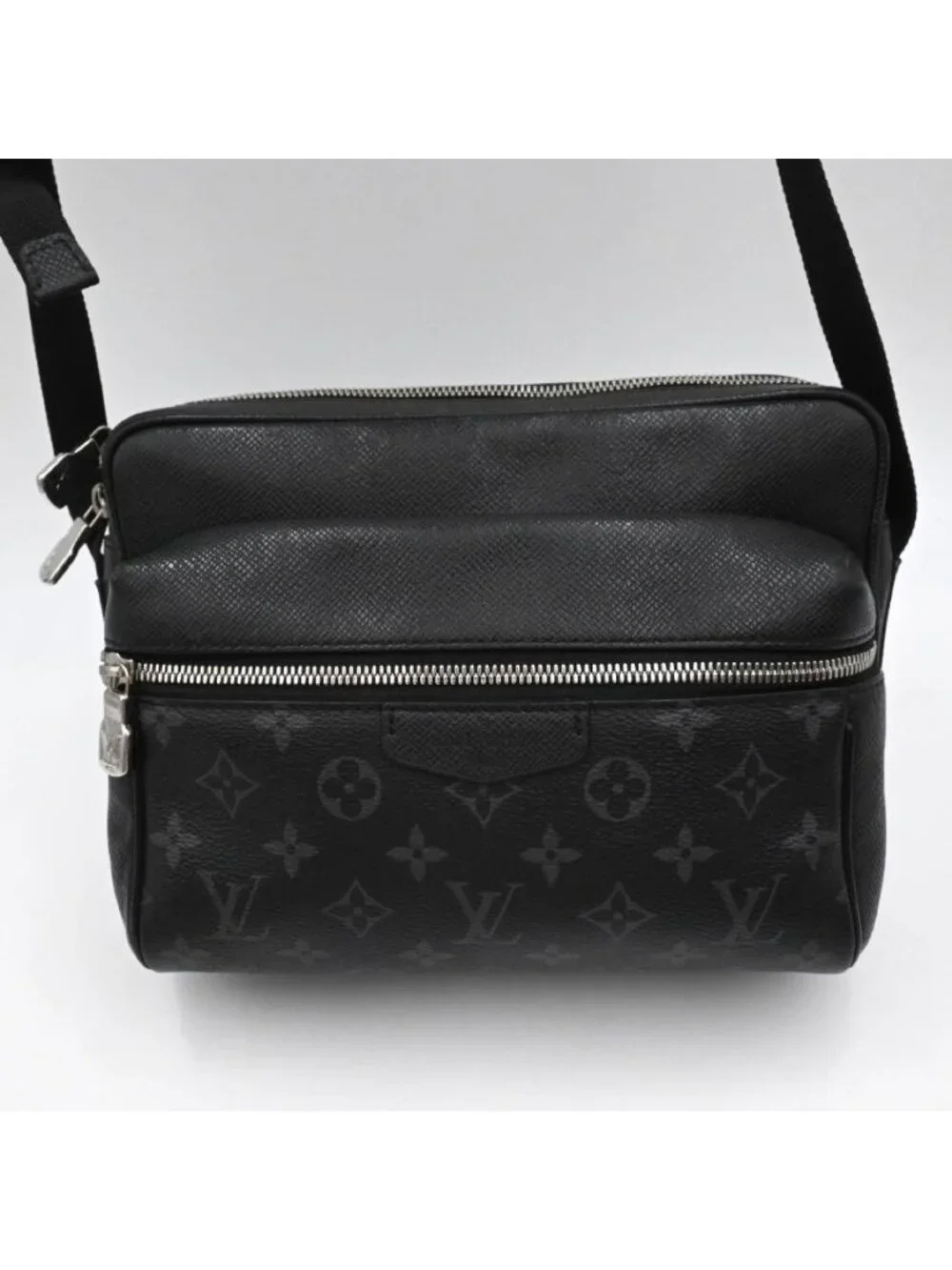 Louis Vuitton Taigarama Outdoor Messenger Shoulder Bag Blue